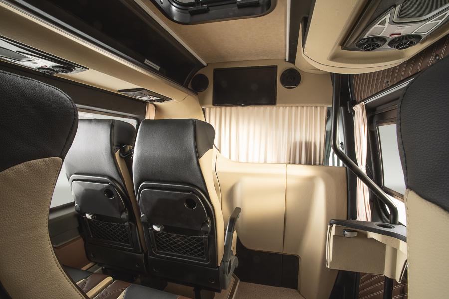 Интерьер Mercedes-Benz Sprinter Tourist 516 CDI 2019 года  (RU) (фото 10 из 14)